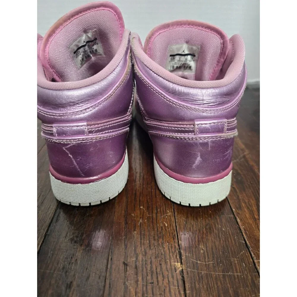 Nike Air Jordan 1 Mid SE GS Pink Rose Metallic size 5.5 Y